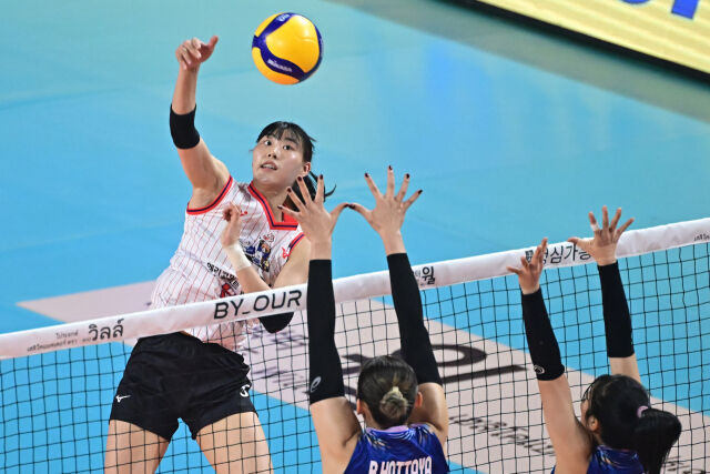 '정윤주·이선우 잘했다' 한국 여자 배구, '타나차 앞세운' 태국에 2패로 슈퍼매치 마무리 [MD화성]