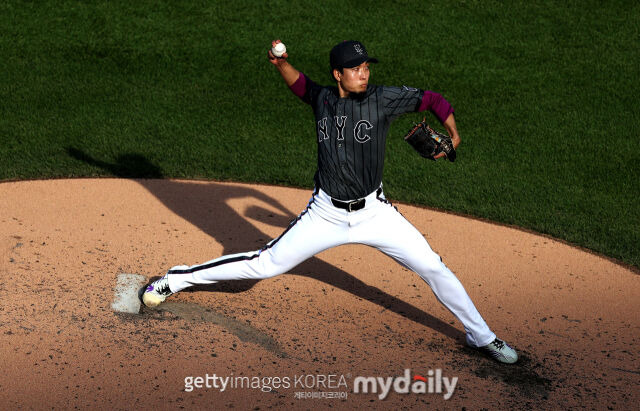 '미쳤다' 18⅔이닝 연속 무실점→경이로운 ERA 0.79 '리그 2위', ML 최고 몸값 투수보다 더 좋다니