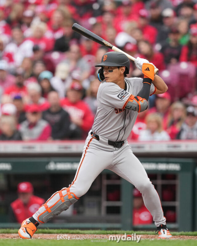 “한국에선 사람들이 이정후 많이 알아보는데…매우 겸손해” KBO MVP들과의 인연이 창원에서 SF까지