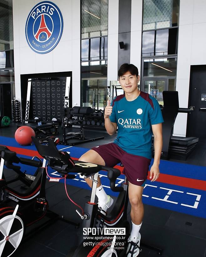 이강인, 팀동료 투명인간 취급 → 거들떠도 안 봐 스타병 지적까지…