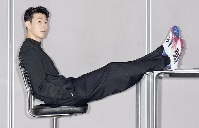 'PRIDE OF KOREA' 손흥민!…'직접 제작' 태극기 축구화 탄생→그런데 이번 시즌 못 볼 수도