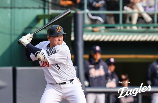 7연승 미쳤다, 잘나가는 한화 더 무서워진다…'1군 6푼7리' 72억 FA 타자 감 잡았다, 홈런 쏘고 3안타3타점 폭발