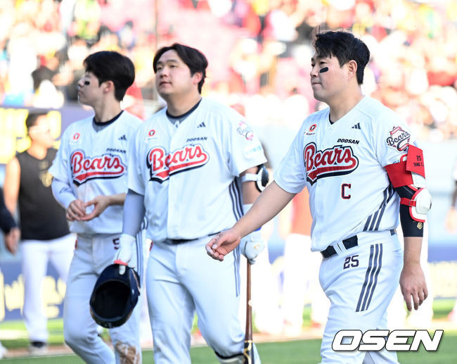 ‘이래서 KS 어떻게 가나’ 견제사→실책→실책→실책 자멸, 다시 글루미 선데이…뿔난 두산팬들 자리 떴다 [오!쎈 잠실]