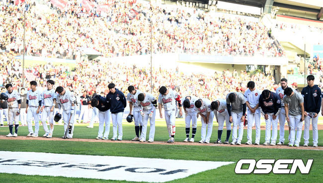 ‘이래서 KS 어떻게 가나’ 견제사→실책→실책→실책 자멸, 다시 글루미 선데이…뿔난 두산팬들 자리 떴다 [오!쎈 잠실]
