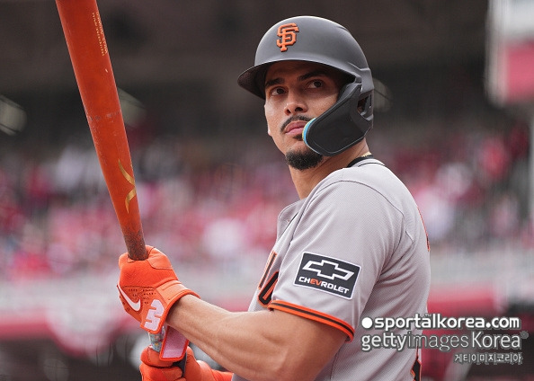 '득점권 타율 1위면 뭐 하나' 타율 0.190 유격수, 오늘도 이정후 바로 앞 배치...SF '테이블쉼터'를 어찌할꼬