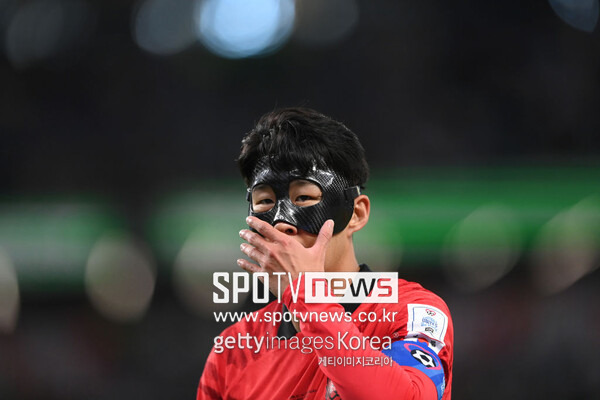 '이런 주장 어디 없습니다' 손흥민, 또 토트넘 위해 고통 견디고 책임감 안고 뛰었다