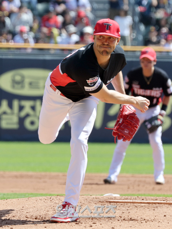 1993년 선동열 연상시키는…시즌 6번째 등판까지 0점대 ERA '기염' [IS 피플]