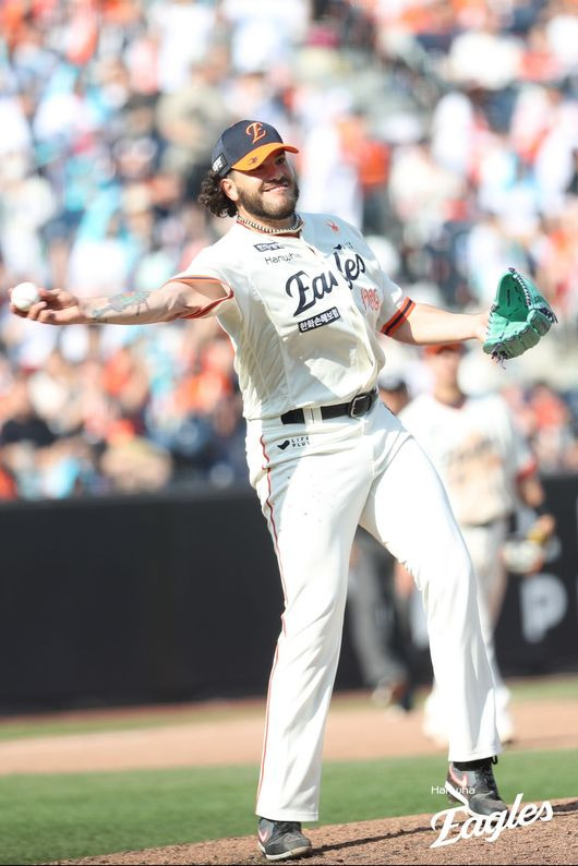 손가락에 피까지 났는데…101구 던지고