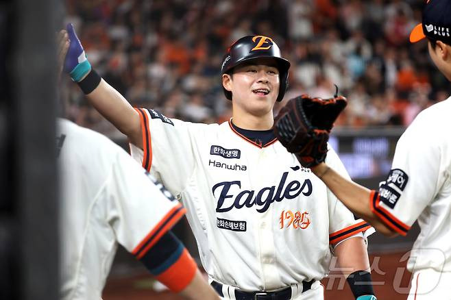 '선발 야구+타선 대폭발'로 7연승 달린 한화, 비로소 완전체 보인다...'72억 FA' 안치홍 퓨처스 홈런 포함 3안타 '무력시위'