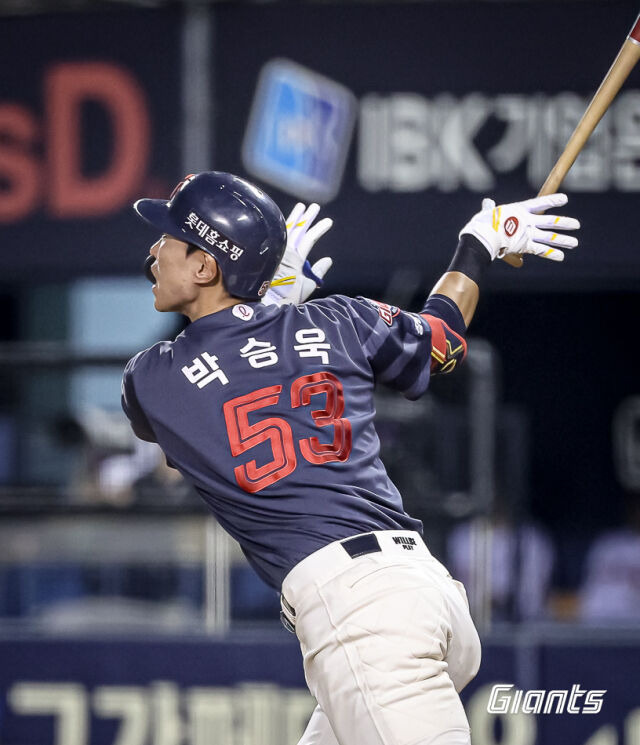 '50억' 유격수도 '예비 FA'도 이젠 자리가 없다…2년 연속 트레이드 대박! 이런 '복덩이'가 다 있나