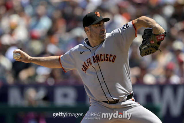 불운 연속→무안타 침묵했지만…'기대타율 0.870' 안타 훔친 이정후의 미친 호수비! ML 262승 레전드 '감탄'