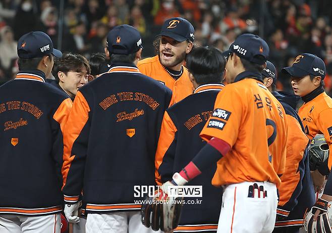 우승 감독 립서비스 아니었다…한화 157km 에이스, KBO 역대급 외국인투수 맞았다