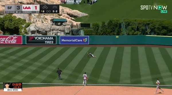 완벽히 날았다… '레전드' 벌렌더, 이정후 호수비 보고 포효[스한 스틸컷]