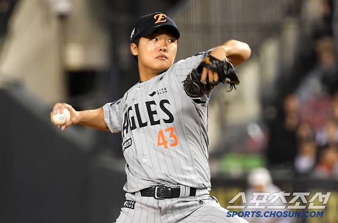 정현우가 다쳤다...요동치는 신인왕 판도, 좌-우 파이어볼러의 시간? 글쎄… 9라운더 중고신인이 있다