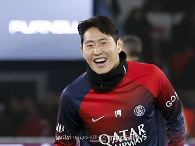 음바페 걷어찼던 이강인, 프랑스 최고 신예 무시하고 코너킥…'불만 있지만 아무 말도 못했다' 경기 후 극찬