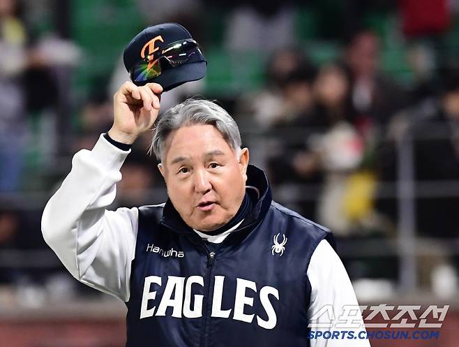 삼성마저 넘었다! 8승2패 '파죽지세' 거인군단 이끈 명장의 힘, 이제 '스승'을 마주한다…시즌초 최대 고비 [SC포커스]