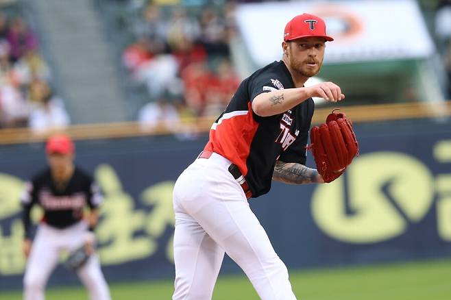 ‘작두’ 이대형이 뽑는 외국인 직구 3대장은? 왜 폰세는 ‘역대급 투수’ 찬사 받을까