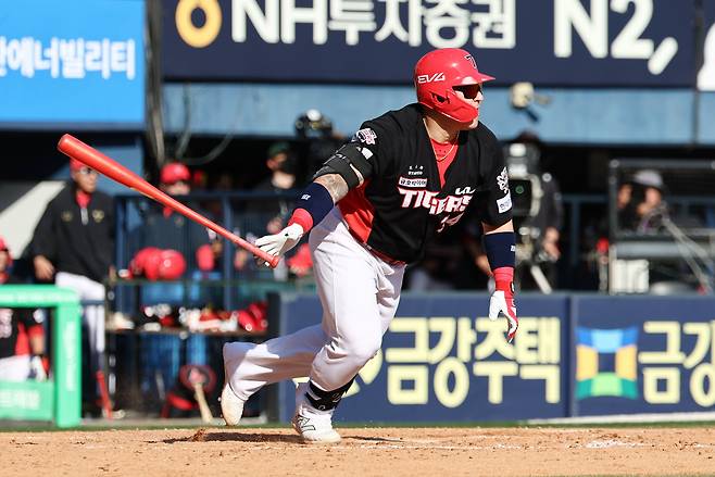 팀 미래를 생각하는 KIA 최고참 최형우 “6번 타자로 가야한다는 이유는…수비도 맡겨주시라니까요”