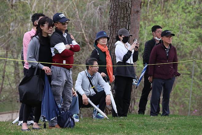 남녀 골프 개막했지만…“골프대회 꼭 해야하나?” 후원기업들 물음표만 커져[SS 포커스]