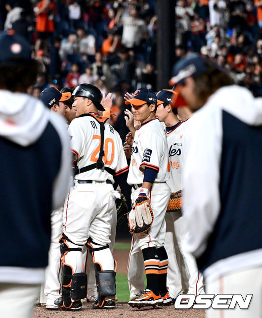 4승10패→10승1패, 한화 V자 급반등…뜻밖의 반사 이익까지, 유일하게 '0명' IL 등재 없다