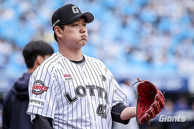 日 대학교까지 찾아가 돌파구 마련했다…롯데 '0승 투수'는 왜 주목받고 있나