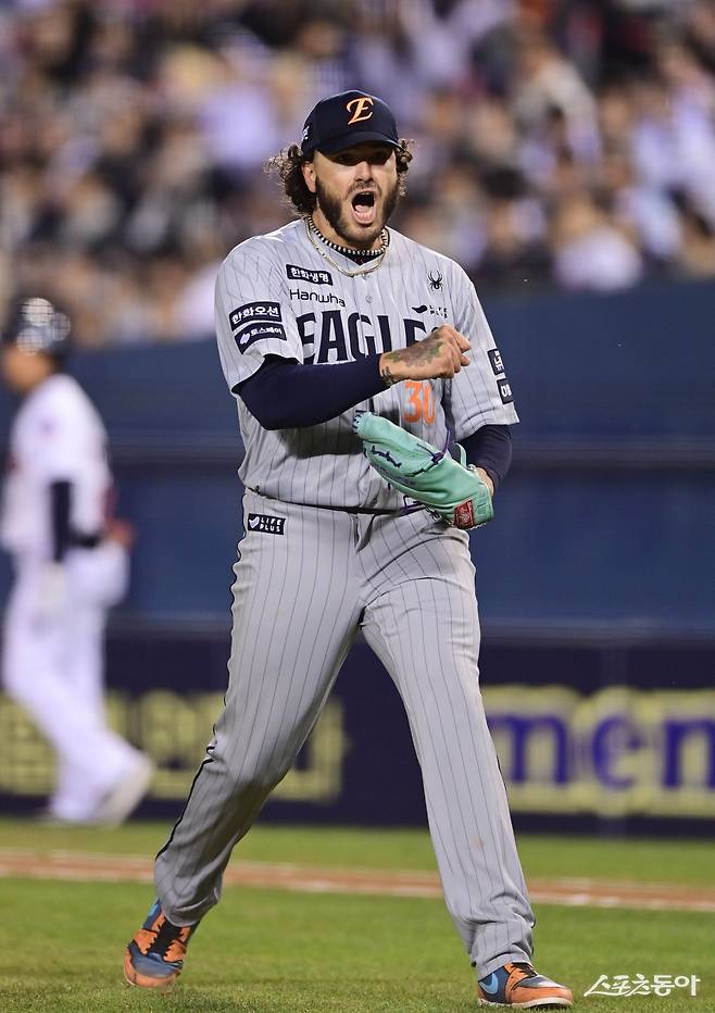 구단 신기록까지 1승 남았다…‘7연속 선발승’ 한화, 현대 투수 왕조의 ‘9’까지 바라본다