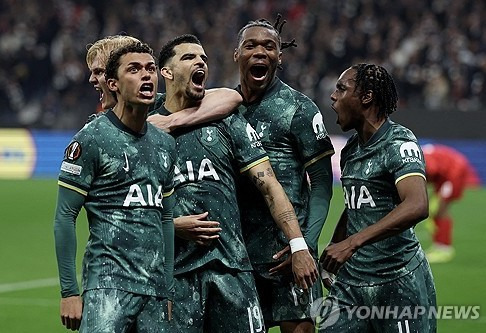 손흥민 8년 쌓은 대기록 끝내 '와르르' 무너졌다…