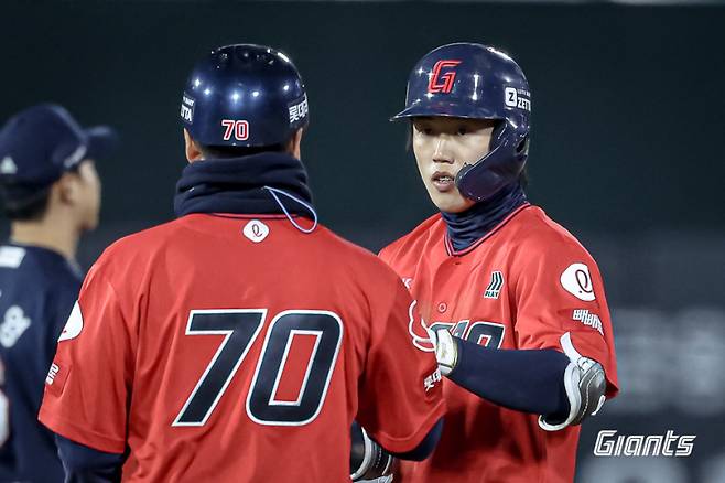 전민재의 '4할' 레이스...9년 전 덕수고 '천재 타자' 김문호가 떠오른다 [IS 포커스]