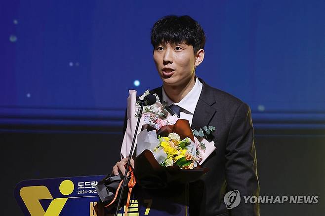 KB가 주도한 남자배구 FA…황택의 12억원·임성진 8억5천만원