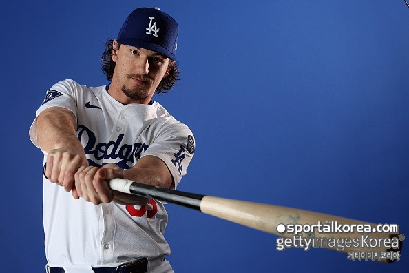 김혜성 입지에 '핵폭탄' 떨어졌다...다저스, '38홈런 중견수' 트레이드 영입 임박?