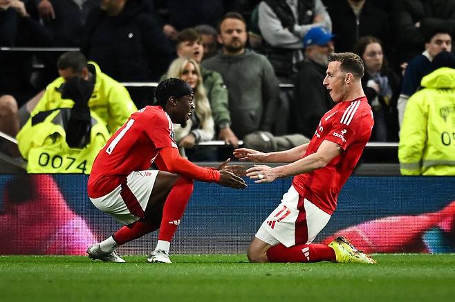 '손흥민 보고 싶다' 야유 폭발 토트넘 28년 만의 불명예 기록 눈앞, 노팅엄에 0-2로 밀린 채 전반 마감