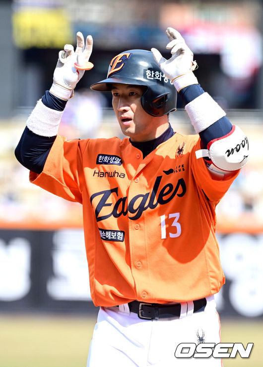 한화 역대 최고 트레이드, 명장과 재회→10kg 빼고 36세에 스텝업…최재훈 없이 7연승 불가능했다