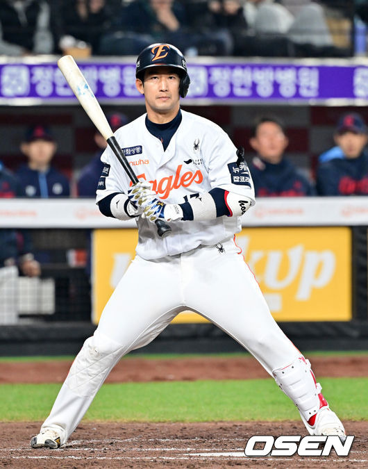 한화 역대 최고 트레이드, 명장과 재회→10kg 빼고 36세에 스텝업…최재훈 없이 7연승 불가능했다