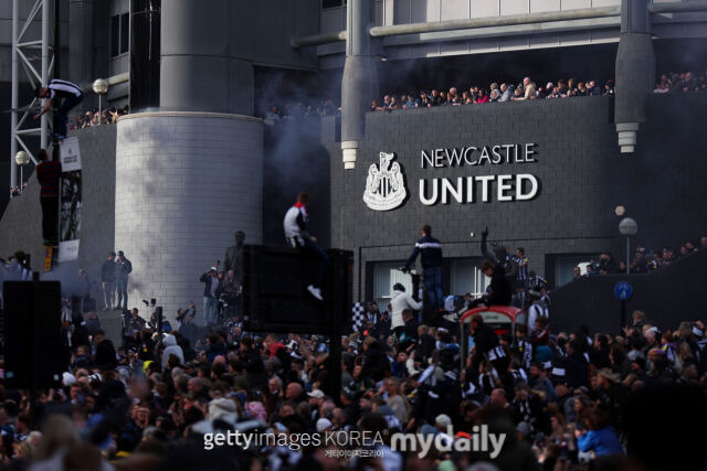 '전 세계에서 가장 비싼 수비수 김민재 영입 성공해야 진정한 빅클럽'…EPL 최고 갑부클럽 영입 경쟁