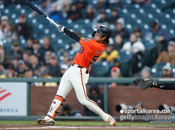 '원정 10연전 마치고 컴백홈' 이정후, 5타수 무안타 침묵 딛고 다시 안타 기계 가동하나...MIL전 3번-중견수 선발 출격