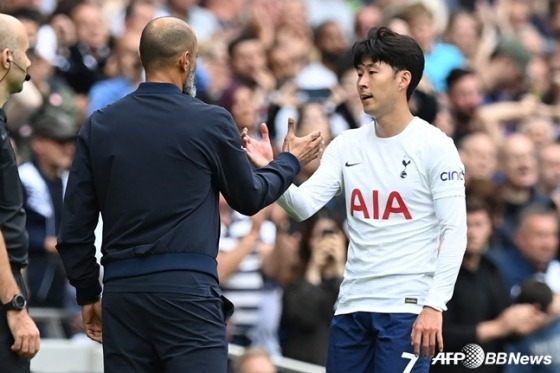 '대반전' 토트넘서 4개월 만에 잘린 감독, 'EPL 역대 최초' 전술가 반열 오른다