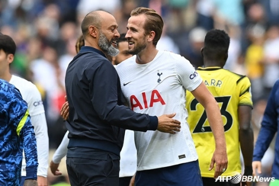 '대반전' 토트넘서 4개월 만에 잘린 감독, 'EPL 역대 최초' 전술가 반열 오른다