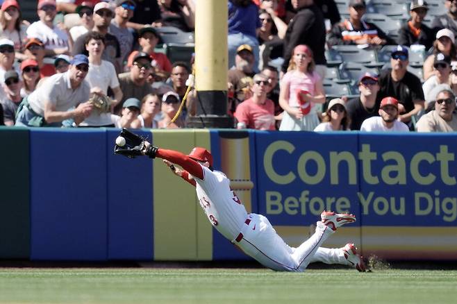 '오라클 왕이 돌아왔다' 이정후 MIL전 1타점 쐐기 3루타 작렬→홈 팬들 열광+타율 0.329…샌프란시스코 5-2 역전승, 다저스 1경기 차 추격