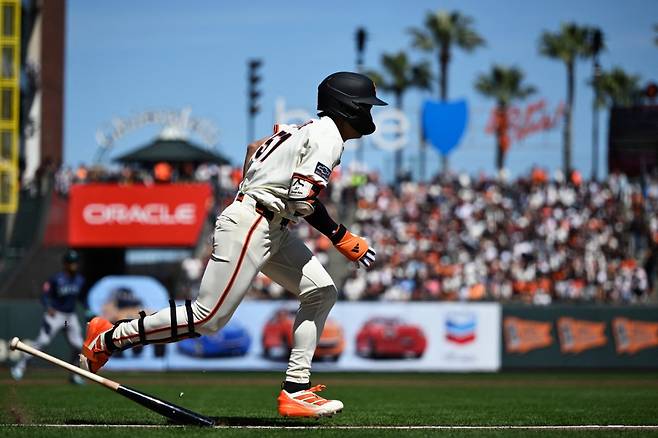 이정후, 좌투수 상대 4할 미쳤다! '이게 이정후다' 밀워키전 시즌 2호 3루타 '쾅'→팀도 5-2 승리(종합)