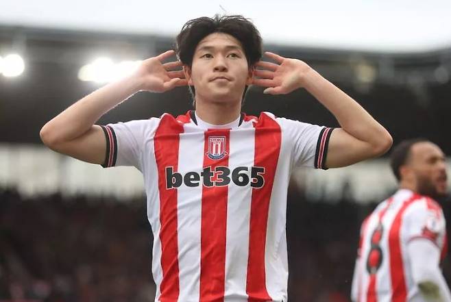 韓 축구, '국가대표 3부리거' 또 생기나…스토크 0-6골 대패→배준호 2부 잔류 위태위태