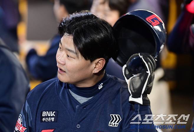 롯데, 상승세 천군만마 '원조 트레이드 복덩이' 돌아왔다…