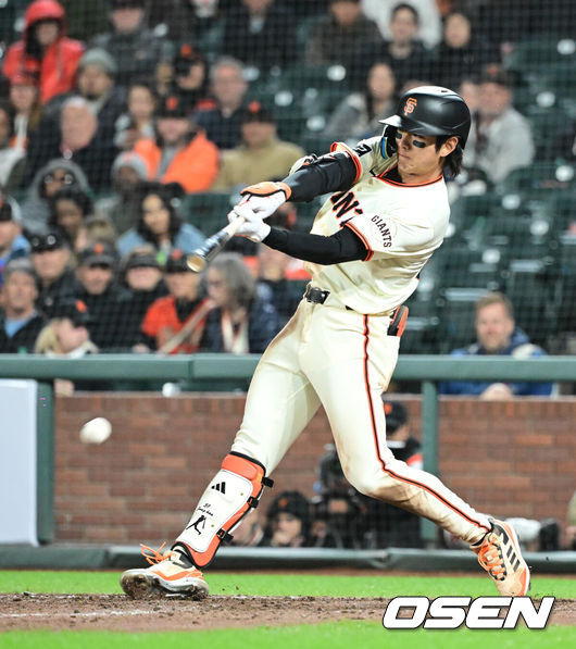 “정후리! 정후리!” 이정후 美 인기 이 정도였나…SF 홈팬들도 부진 탈출 기원, 화끈한 3루타→포효로 보답하다