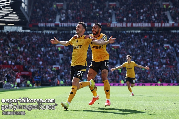 ‘황희찬 어쩌나...’ 맨유전 1-0 잔류 확정골 주인공, 올 시즌 끝으로 울버햄튼 ‘이별 선언’ “마지막 황혼기 불태울 구단 찾아”