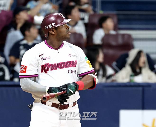 '쿠바산 야생마' 드디어 터졌다! 푸이그 '비거리 130m' 투런포 폭발 [IS 고척]