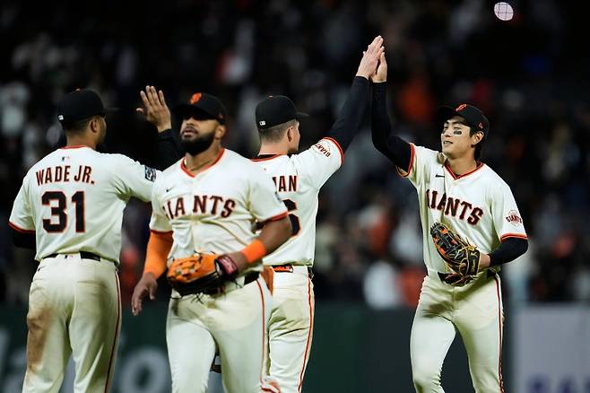 '시즌 2호 3루타' 이정후, 美 극찬 쏟아졌다...