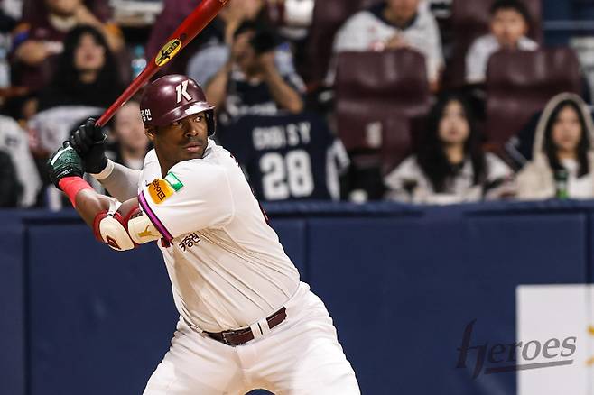 'RYU 절친 퇴출?' 야생마 푸이그, 존재감 과시한 쐐기 2점 홈런 폭발