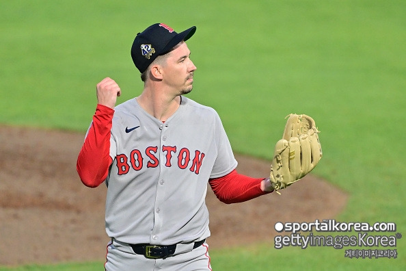 다저스 땅 치고 후회하겠다...WS 우승 후 내팽개쳤던 뷸러, 7이닝 1실점으로 완벽 부활→LAD 선발진은 부상에 골머리