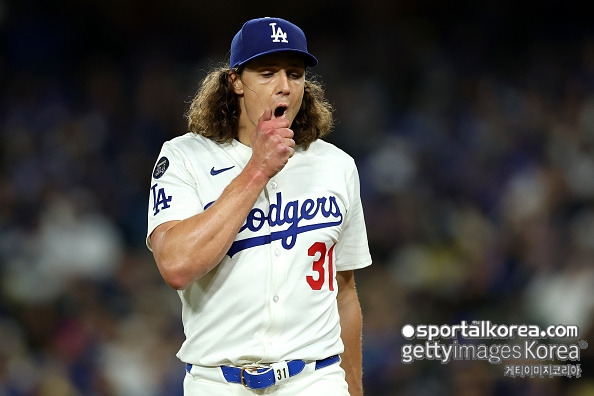 다저스 땅 치고 후회하겠다...WS 우승 후 내팽개쳤던 뷸러, 7이닝 1실점으로 완벽 부활→LAD 선발진은 부상에 골머리