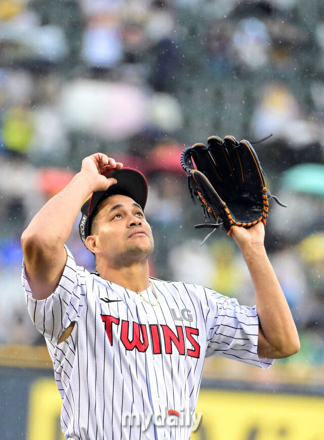 “네일 방어율이 0.2” 이승엽도 느끼는 KBO 투고타저…KIA 네일 아트만 있는 게 아냐, 외인투수 풍년[MD고척]