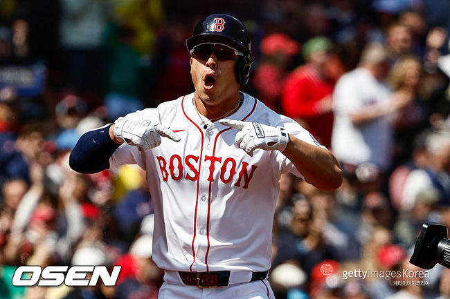 WBC 한국팀에도 호재, 은퇴했으면 어쩔 뻔 했나…한국계 외야수, 그린몬스터 넘긴 괴력